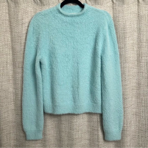 Universal Thread Sweaters - Universal Thread Mock Neck Fuzzy Eyelash Sweater Blue Size Medium Cozy Preppy